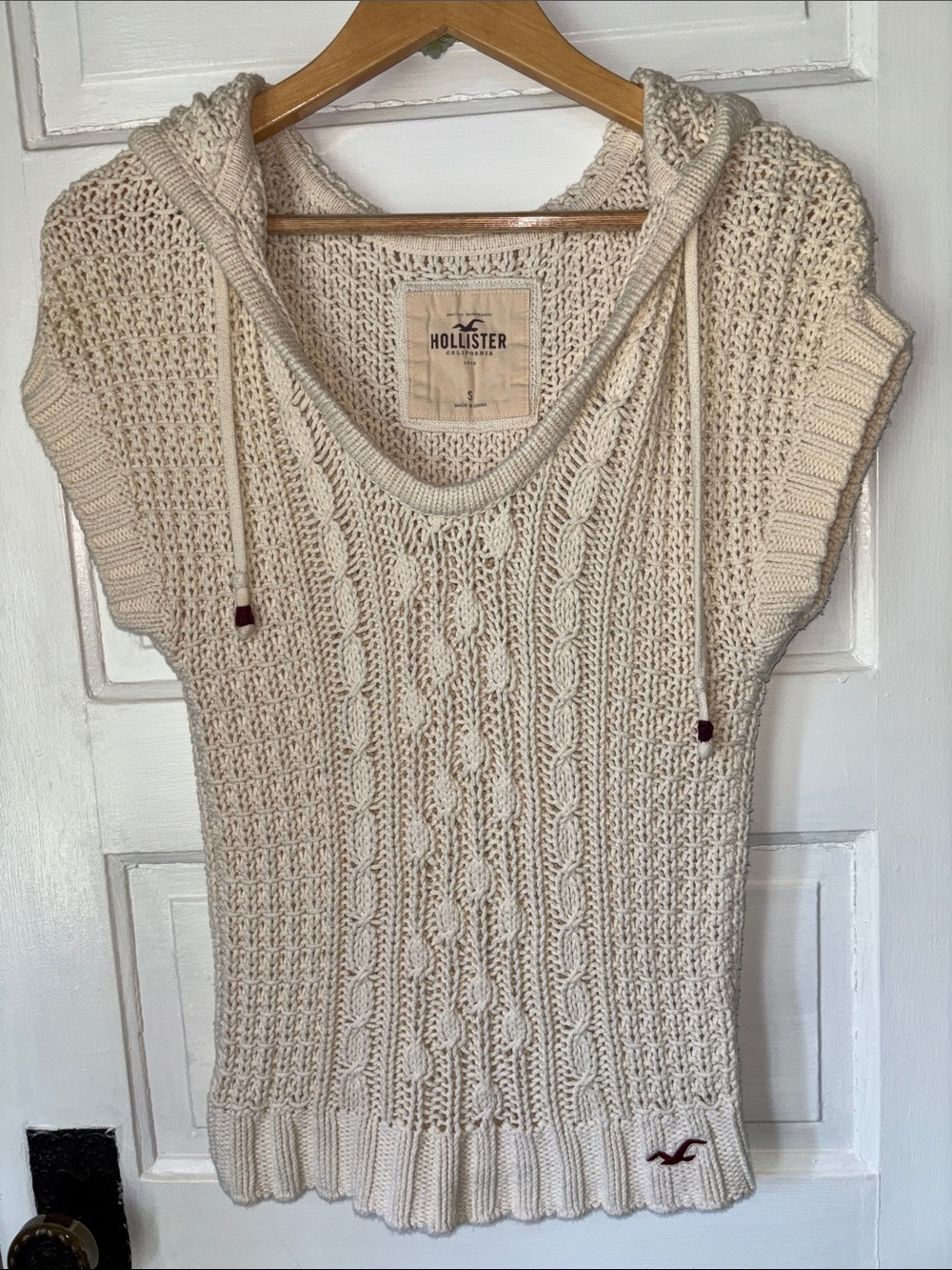 HOLLISTER Y2K SHORT SLEEVE HOODED SWEATER